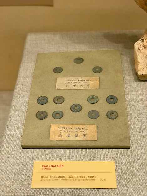 Zestaw planów cenowych z motywami haftu